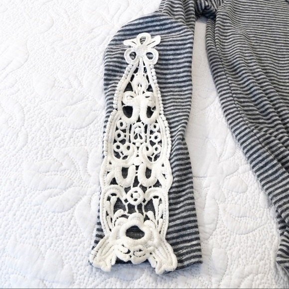 T Party NWT Embroidered Sleeve Gray Stripe Tee - S - Picture 8 of 11